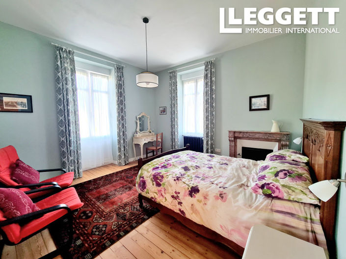 Image No.6-4 Bed House for sale