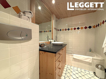 ahr0chm6ly9jzg4uagvzdglhlmltbw8vaw1hz2uvvevom