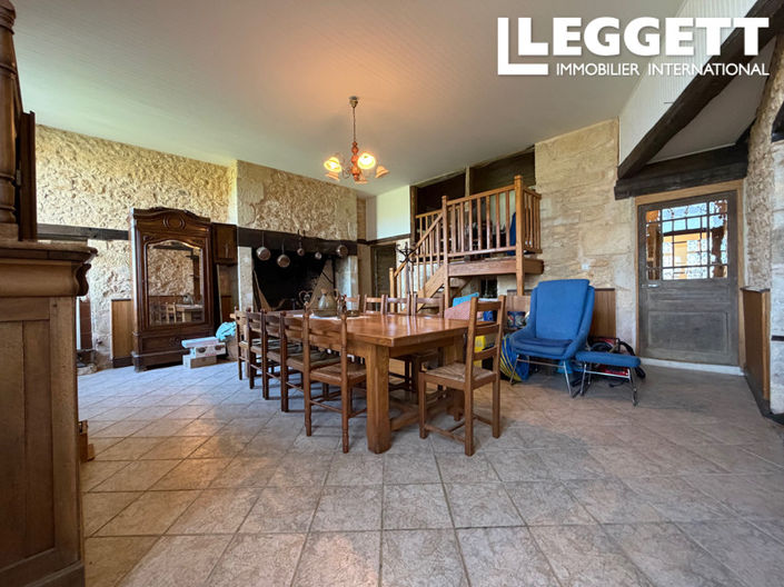 Image No.7-7 Bed House for sale