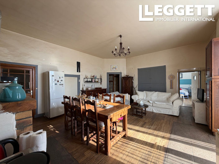 Image No.8-7 Bed House for sale