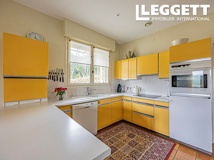 Image No.6-4 Bed House for sale