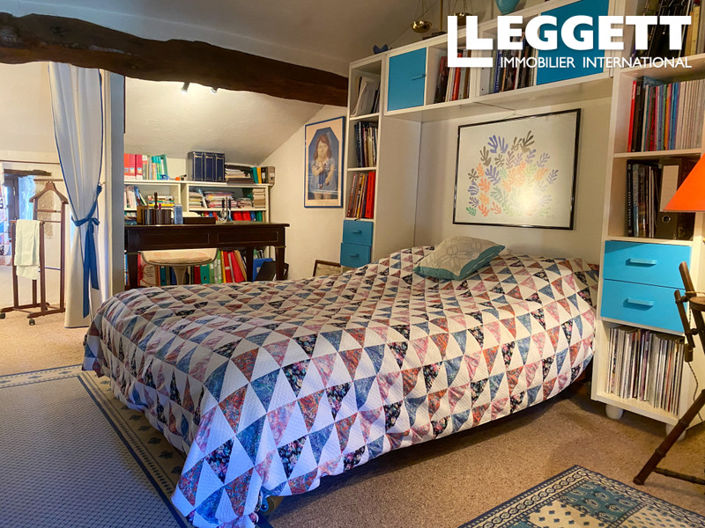 Image No.7-5 Bed House for sale