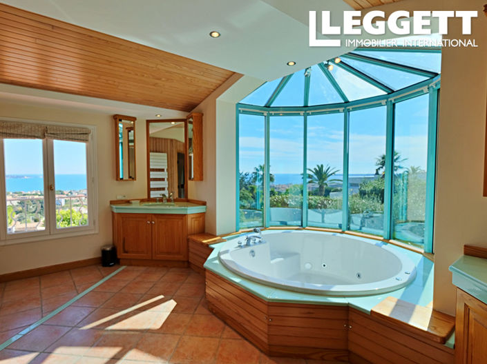 Image No.5-5 Bed House for sale