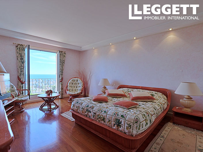 Image No.9-5 Bed House for sale