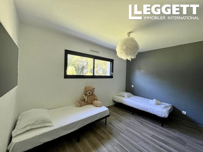 Image No.9-4 Bed House for sale