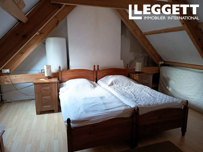 Image No.10-3 Bed House for sale