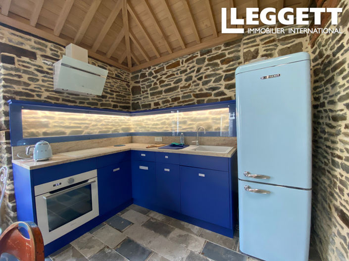 Image No.10-3 Bed House for sale