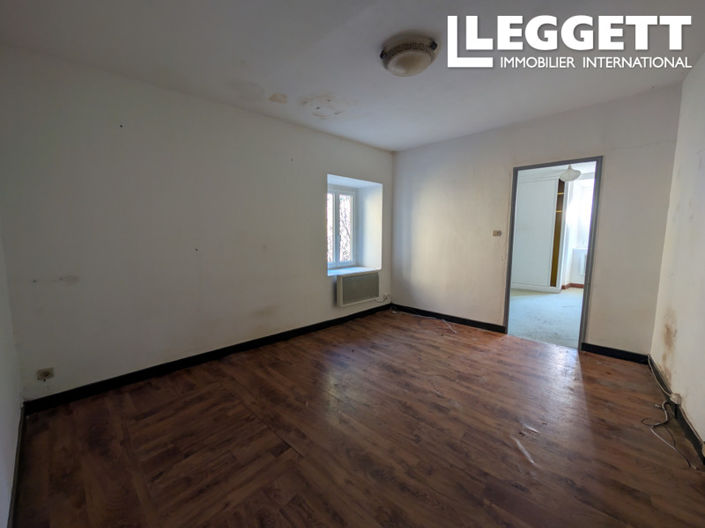 Image No.8-2 Bed House for sale