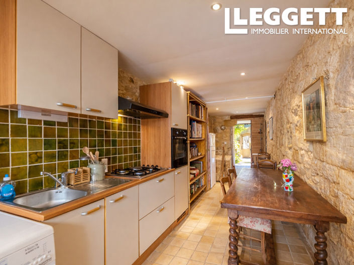 Image No.10-6 Bed House for sale