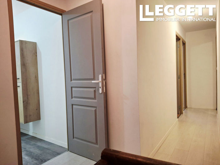 Image No.10-3 Bed House for sale