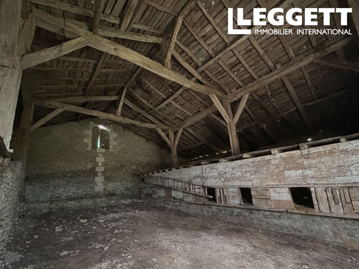 Image No.10-3 Bed House for sale