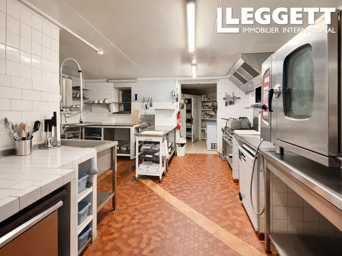 Image No.8-23 Bed Commercial for sale