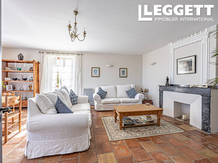 Image No.4-8 Bed House for sale