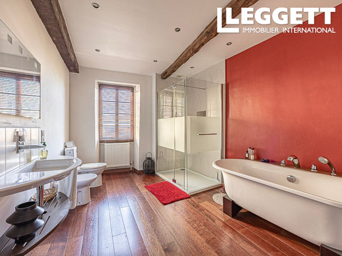 Image No.7-8 Bed House for sale