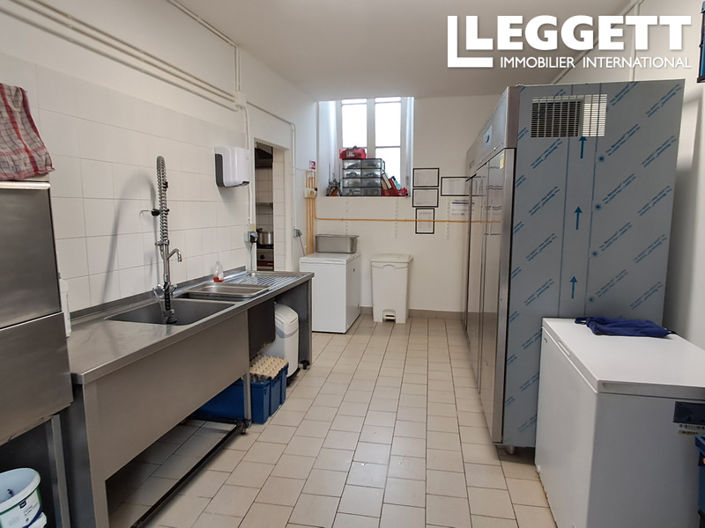 Image No.10-2 Bed Commercial for sale