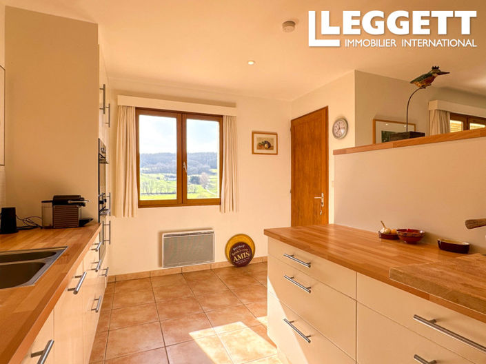 Image No.8-3 Bed House for sale