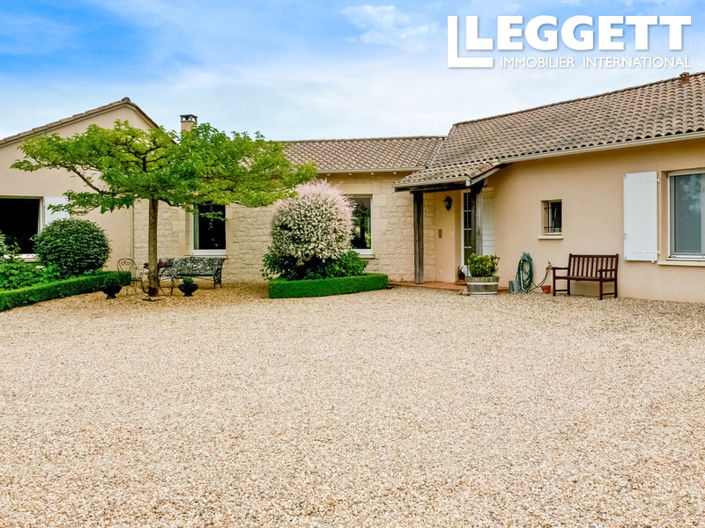 Image No.2-4 Bed House for sale