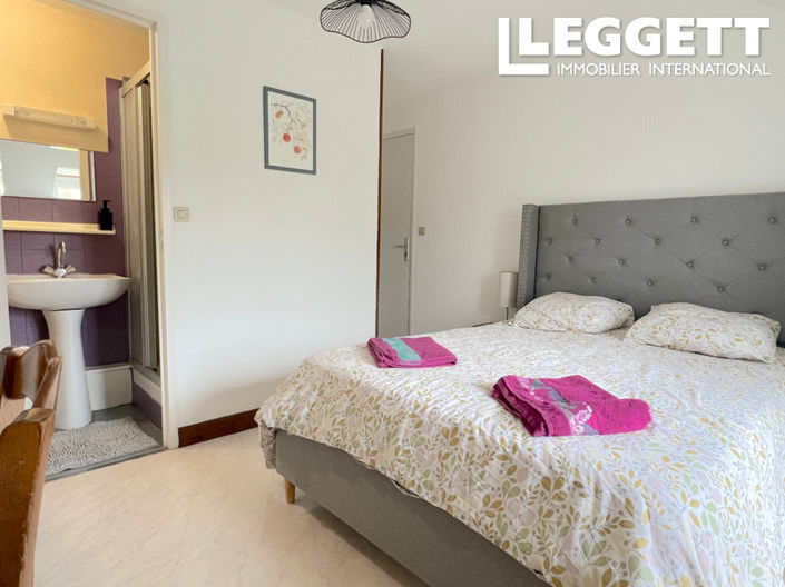 Image No.4-7 Bed Commercial for sale