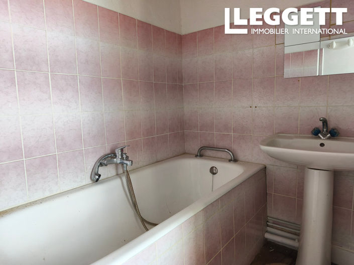 Image No.8-3 Bed House for sale