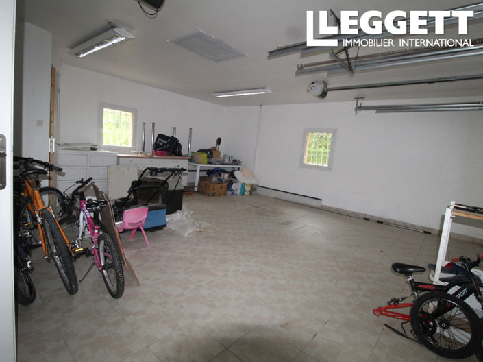 Image No.10-5 Bed House for sale