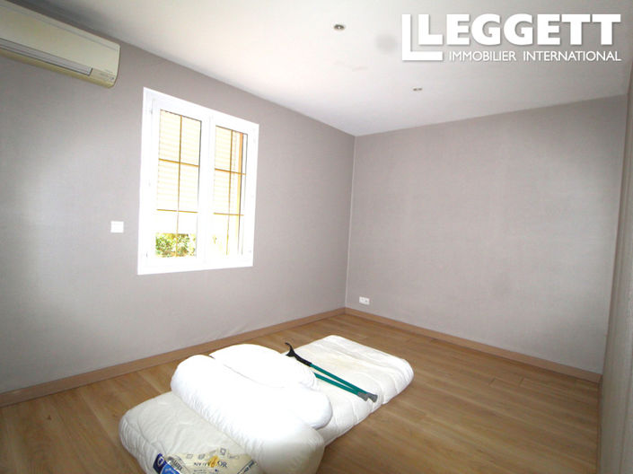 Image No.9-5 Bed House for sale