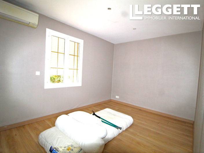Image No.9-5 Bed House for sale