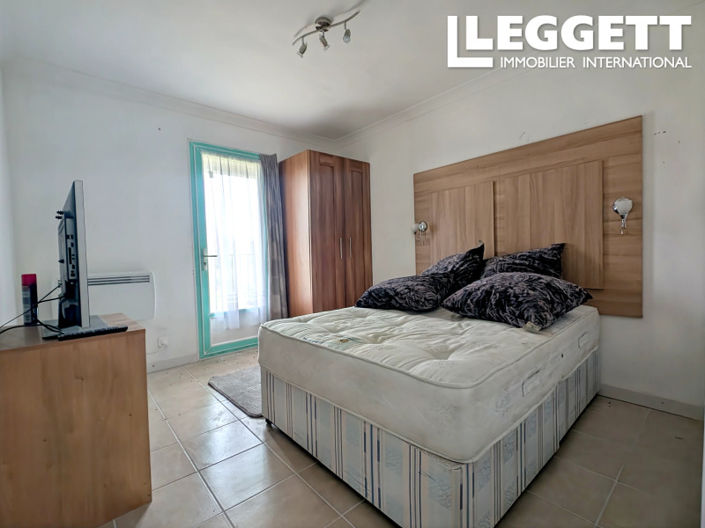 Image No.6-5 Bed House for sale