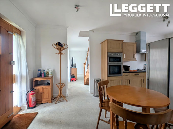 Image No.8-5 Bed House for sale