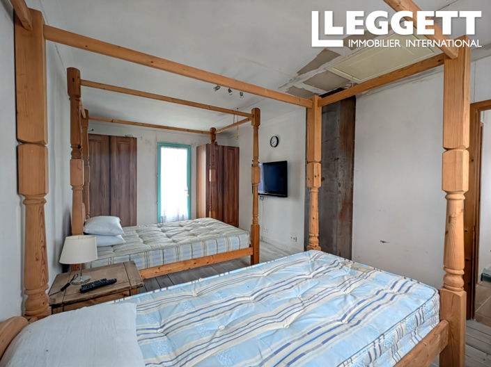 Image No.9-5 Bed House for sale