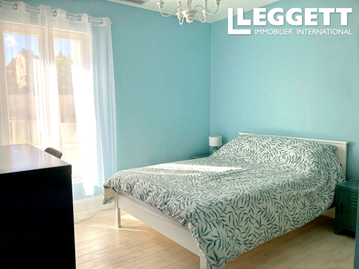 Image No.10-6 Bed House for sale