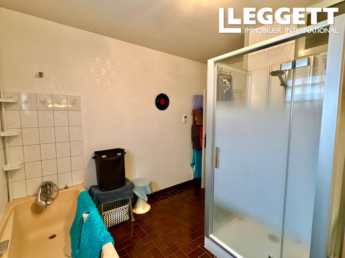 Image No.10-3 Bed House for sale