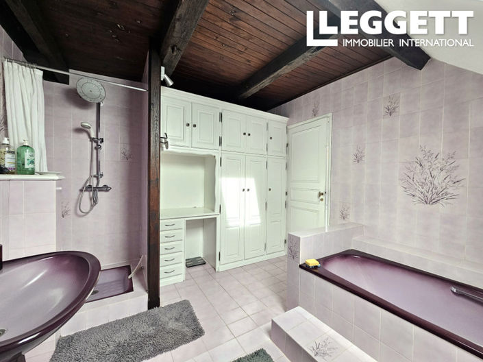 Image No.8-4 Bed House for sale