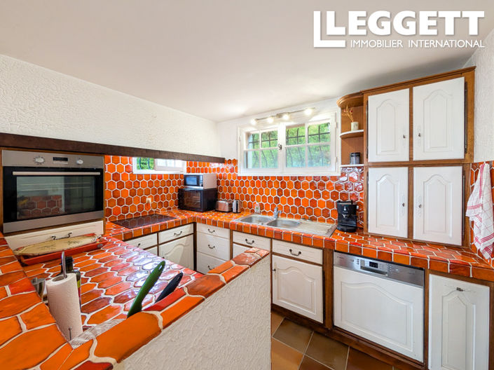 Image No.10-5 Bed House for sale