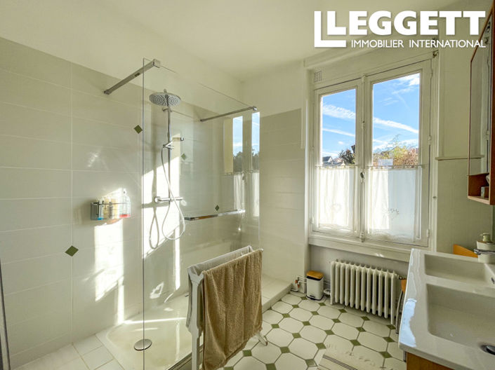 Image No.7-6 Bed House for sale