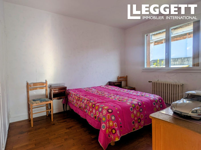 Image No.5-2 Bed House for sale