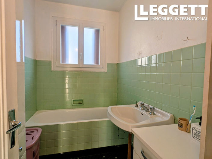 Image No.8-2 Bed House for sale