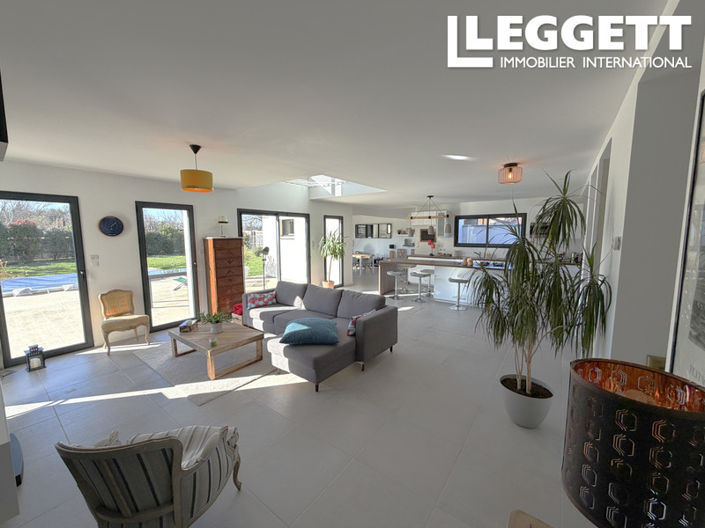 Image No.3-4 Bed House for sale