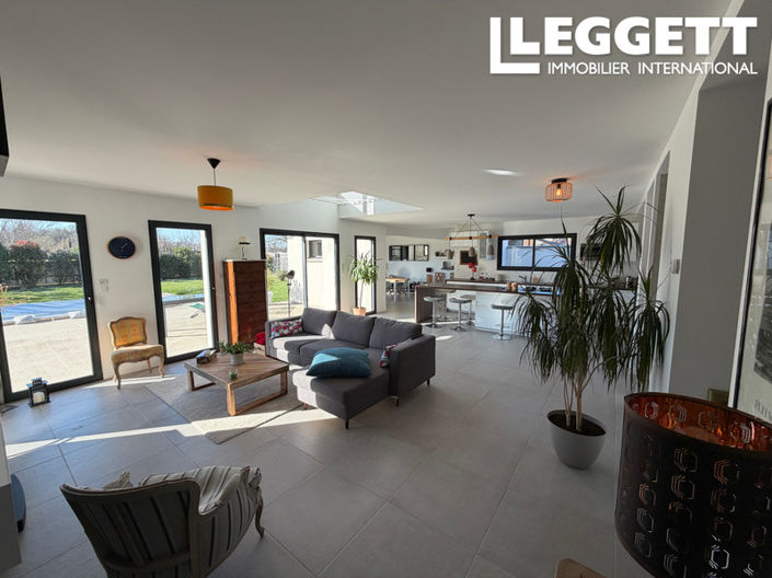 Image No.5-4 Bed House for sale