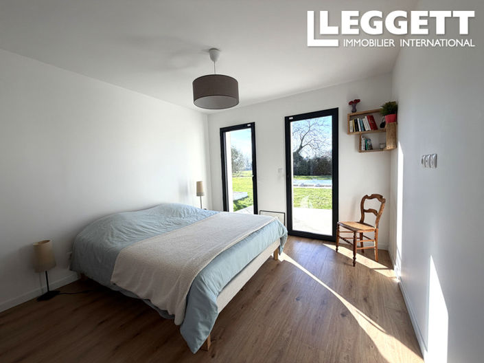 Image No.6-4 Bed House for sale