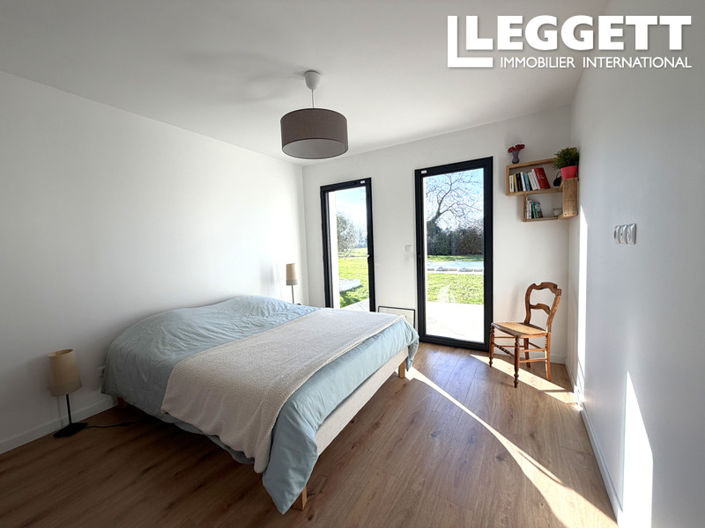 Image No.6-4 Bed House for sale