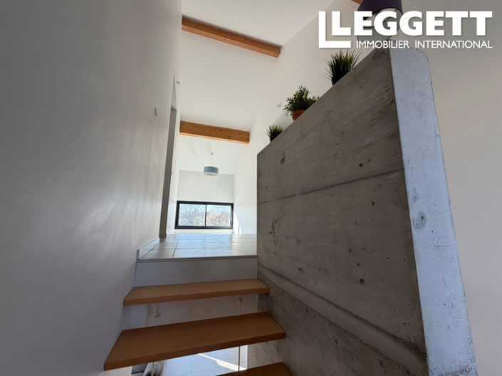 Image No.8-4 Bed House for sale