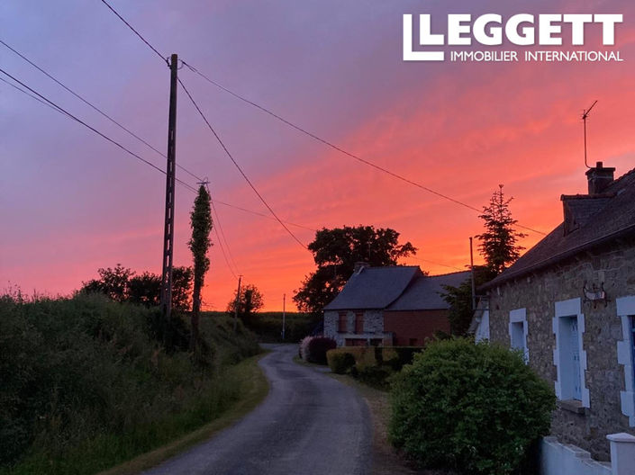 Image No.10-3 Bed House for sale