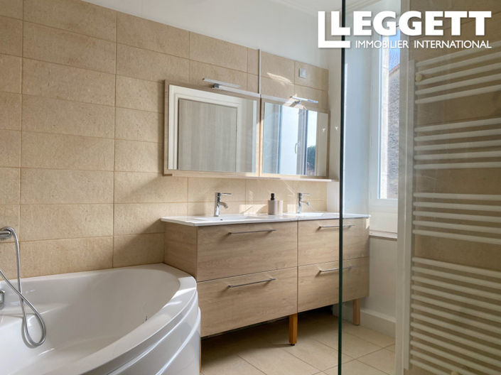 Image No.6-5 Bed House for sale