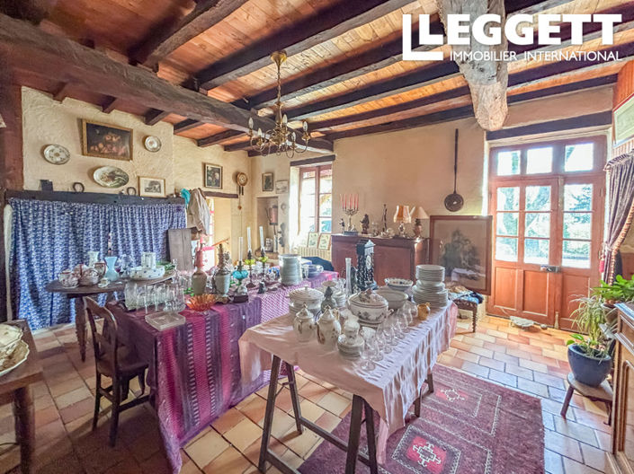 Image No.6-5 Bed House for sale