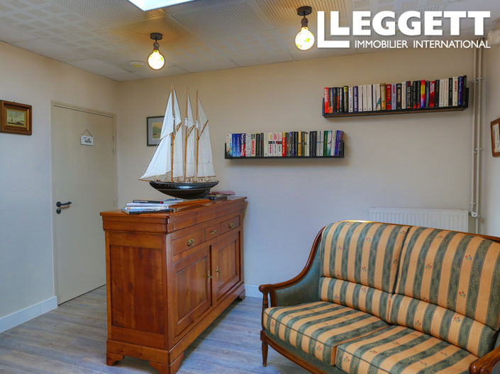 Image No.10-2 Bed Commercial for sale