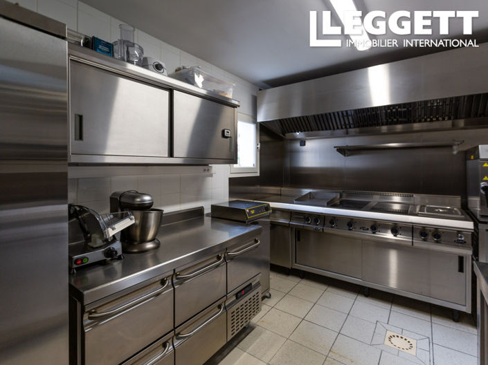 Image No.8-2 Bed Commercial for sale