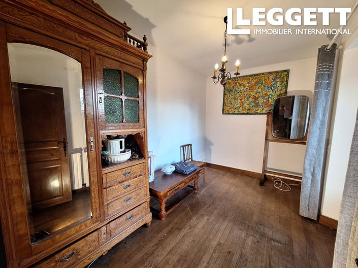 Image No.10-4 Bed House for sale