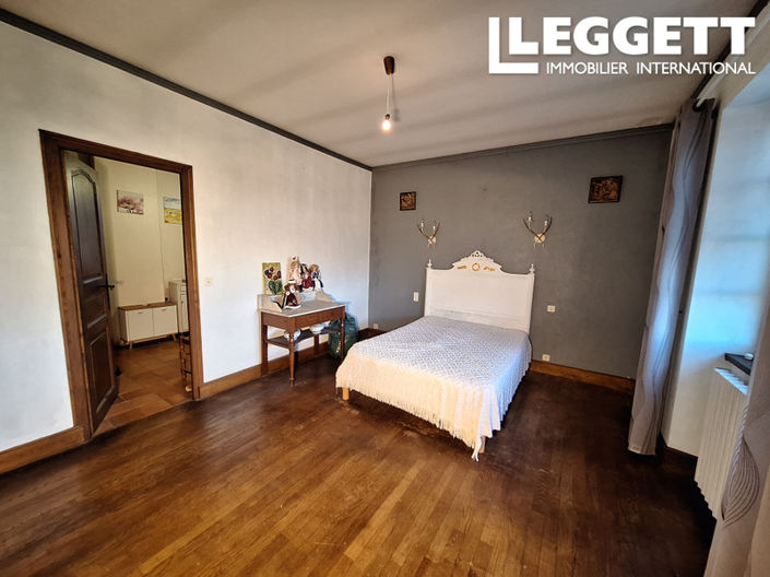 Image No.8-4 Bed House for sale