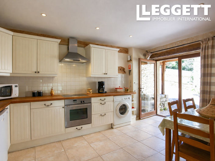 Image No.5-11 Bed House for sale