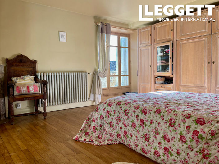 Image No.9-3 Bed House for sale